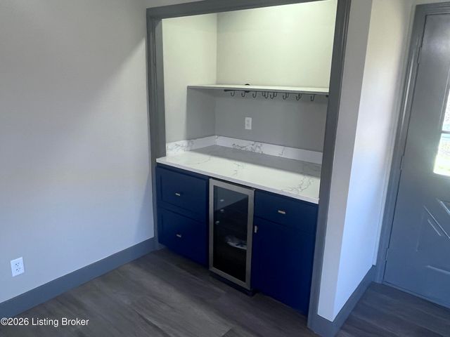 1057 Robin Rd, Radcliff, KY 40160