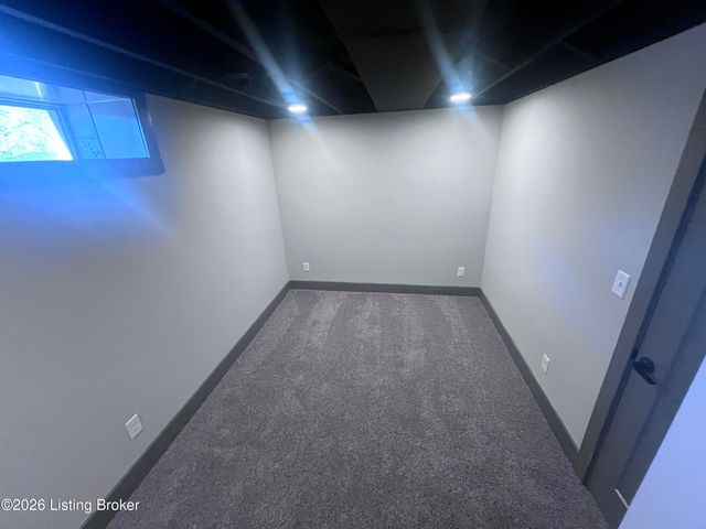 1057 Robin Rd, Radcliff, KY 40160