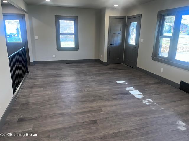 1057 Robin Rd, Radcliff, KY 40160