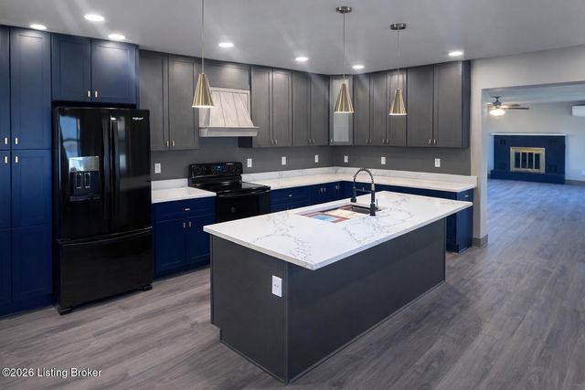 1057 Robin Rd, Radcliff, KY 40160