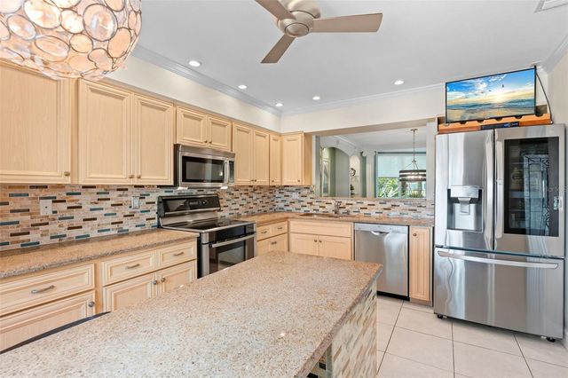 6101 34TH STREET W 2B, Bradenton, FL 34210