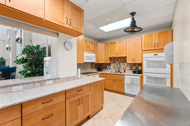 6101 34TH STREET W 2B, Bradenton, FL 34210