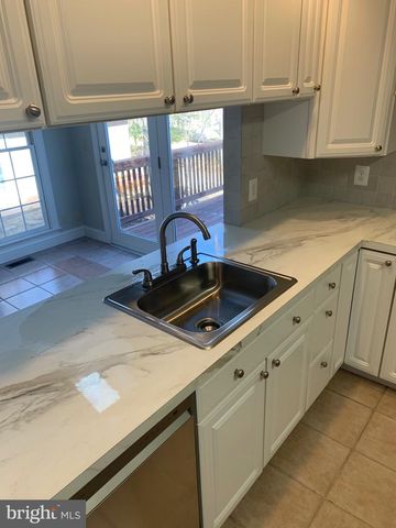 203 NOTTINGHAM RD, Louisa, VA 23093