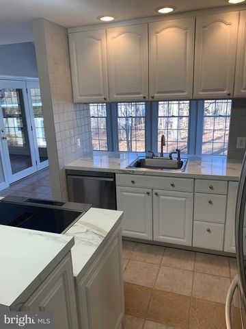 203 NOTTINGHAM RD, Louisa, VA 23093