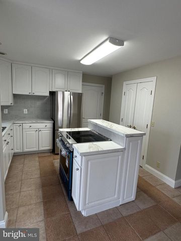 203 NOTTINGHAM RD, Louisa, VA 23093