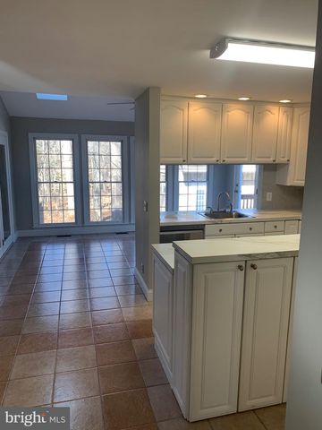 203 NOTTINGHAM RD, Louisa, VA 23093