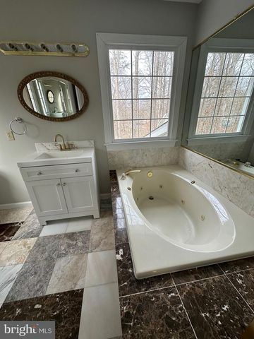 203 NOTTINGHAM RD, Louisa, VA 23093