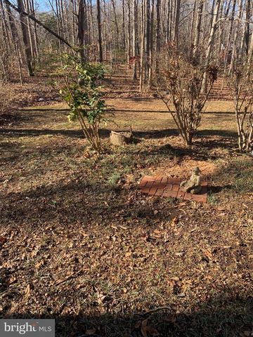 203 NOTTINGHAM RD, Louisa, VA 23093