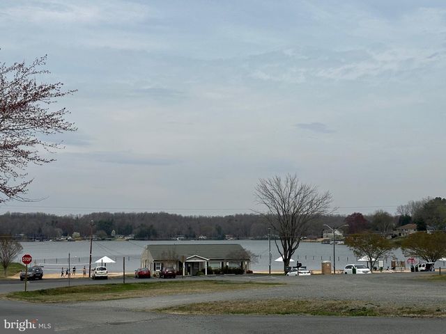 203 NOTTINGHAM RD, Louisa, VA 23093