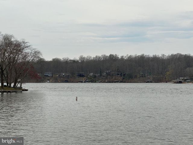 203 NOTTINGHAM RD, Louisa, VA 23093