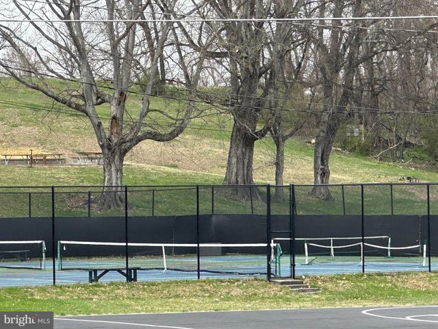 203 NOTTINGHAM RD, Louisa, VA 23093