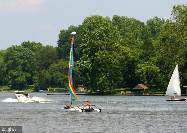 203 NOTTINGHAM RD, Louisa, VA 23093