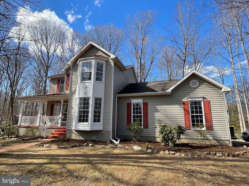 203 NOTTINGHAM RD, Louisa, VA 23093