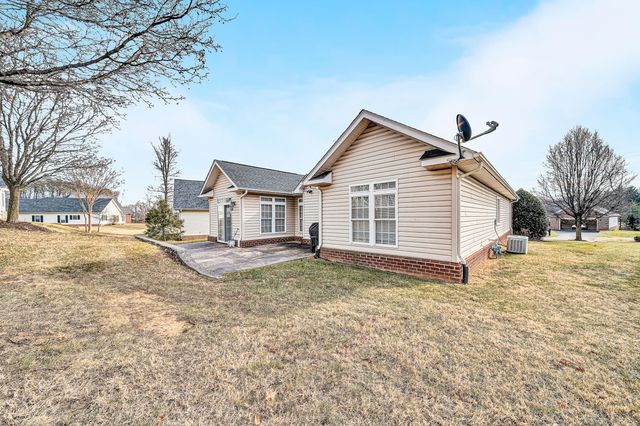 1610 Cascades CT, Salem, VA 24153