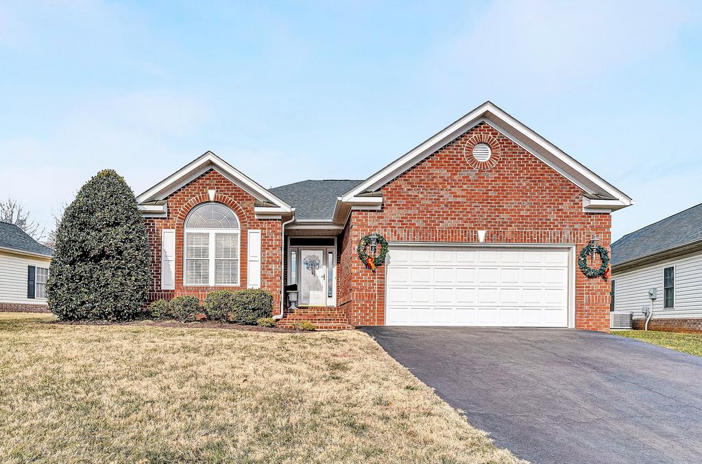 1610 Cascades CT, Salem, VA 24153