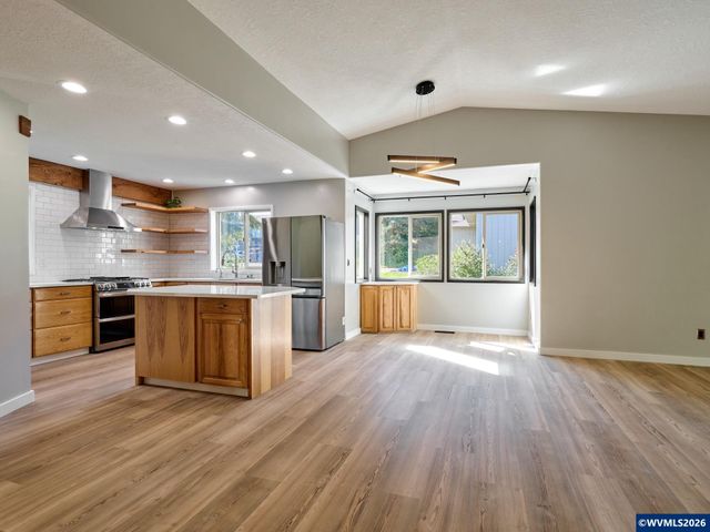 2257 Hemlock Ct NW, Salem, OR 97304