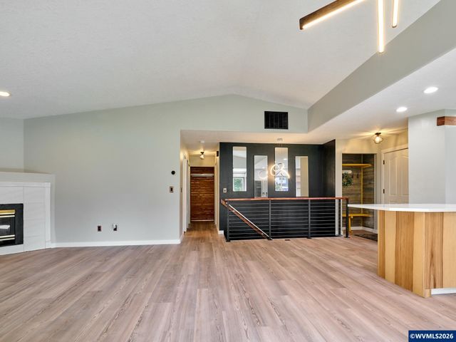 2257 Hemlock Ct NW, Salem, OR 97304