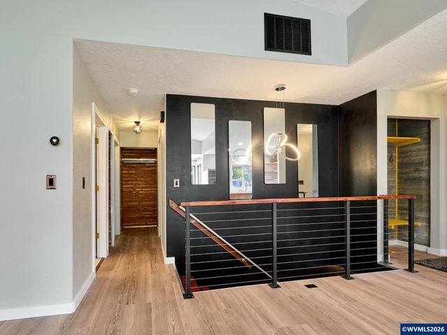 2257 Hemlock Ct NW, Salem, OR 97304