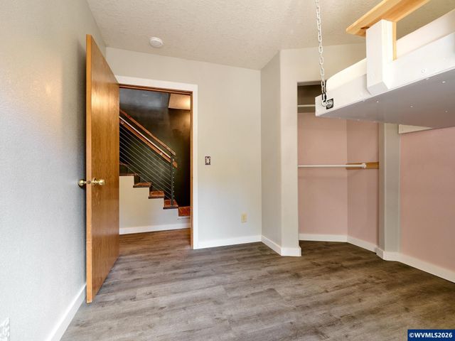 2257 Hemlock Ct NW, Salem, OR 97304