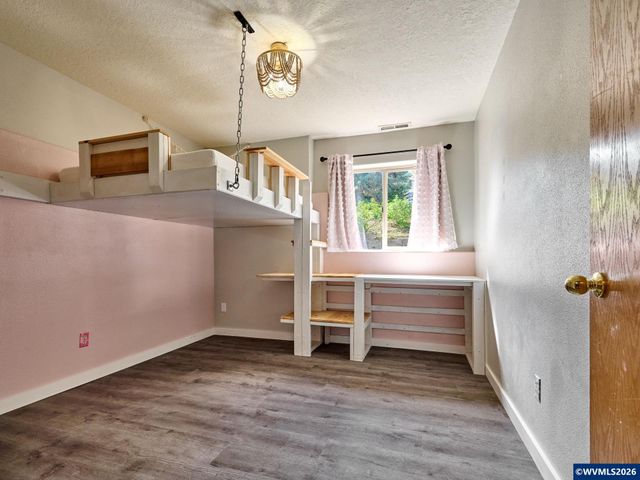 2257 Hemlock Ct NW, Salem, OR 97304