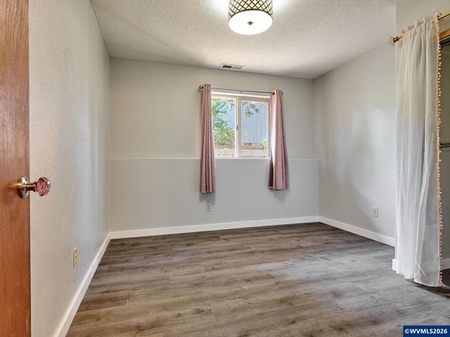 2257 Hemlock Ct NW, Salem, OR 97304