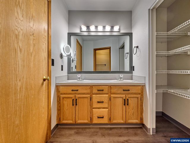 2257 Hemlock Ct NW, Salem, OR 97304
