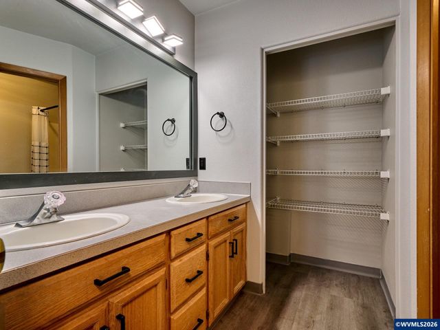 2257 Hemlock Ct NW, Salem, OR 97304