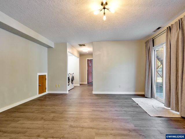 2257 Hemlock Ct NW, Salem, OR 97304