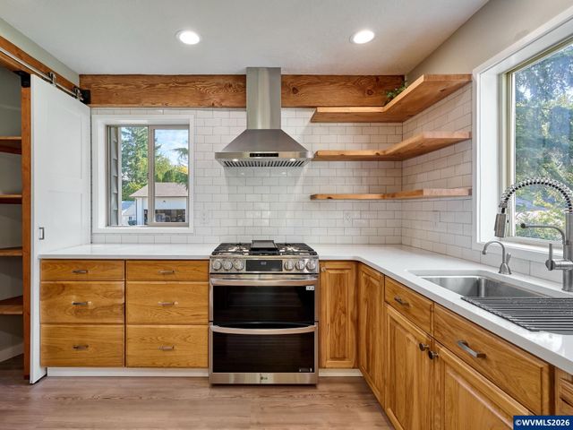 2257 Hemlock Ct NW, Salem, OR 97304
