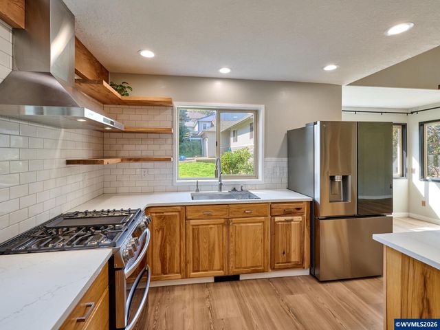 2257 Hemlock Ct NW, Salem, OR 97304