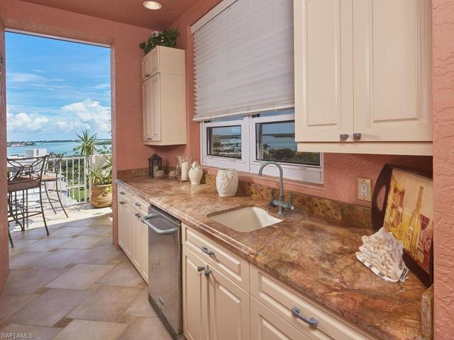 1061 Collier BLVD PH 1, Marco Island, FL 34145