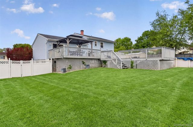 7 Pembroke Road, Washingtonville, NY 10992