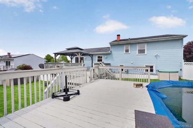 7 Pembroke Road, Washingtonville, NY 10992