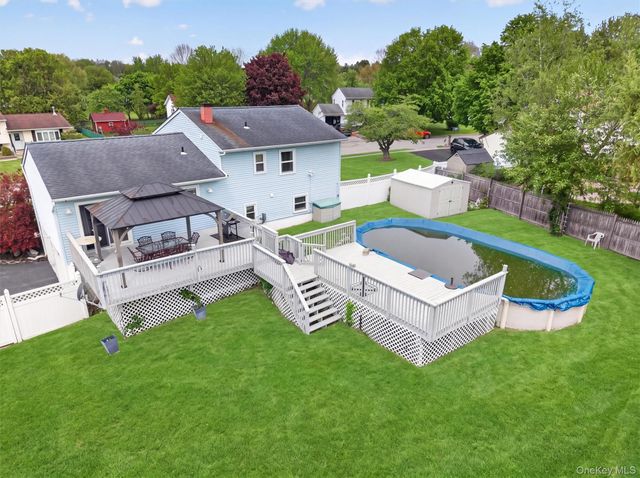 7 Pembroke Road, Washingtonville, NY 10992