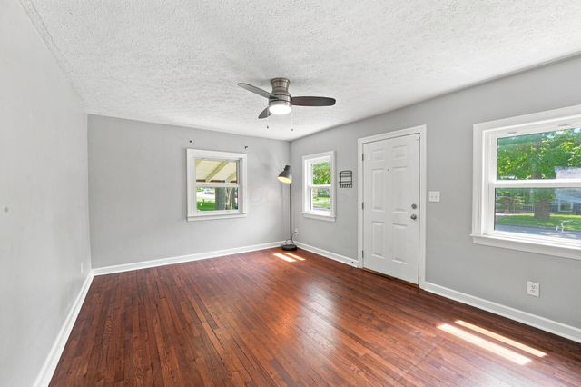 374 Rosslyn Avenue, Columbus, OH 43214