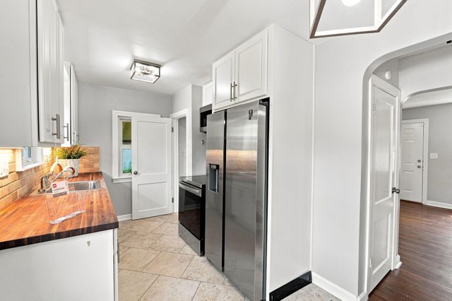 374 Rosslyn Avenue, Columbus, OH 43214