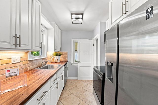 374 Rosslyn Avenue, Columbus, OH 43214