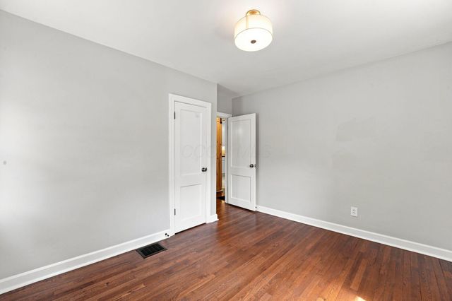 374 Rosslyn Avenue, Columbus, OH 43214