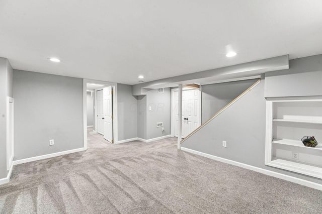 374 Rosslyn Avenue, Columbus, OH 43214