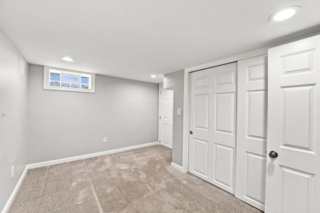 374 Rosslyn Avenue, Columbus, OH 43214