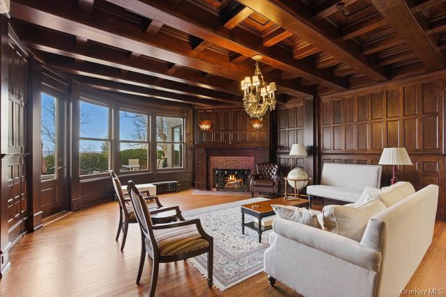 5 Cedar Lane, Glen Cove, NY 11542