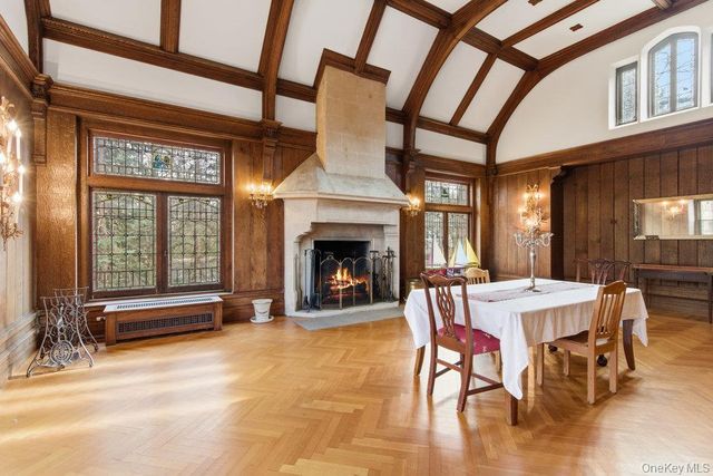 5 Cedar Lane, Glen Cove, NY 11542