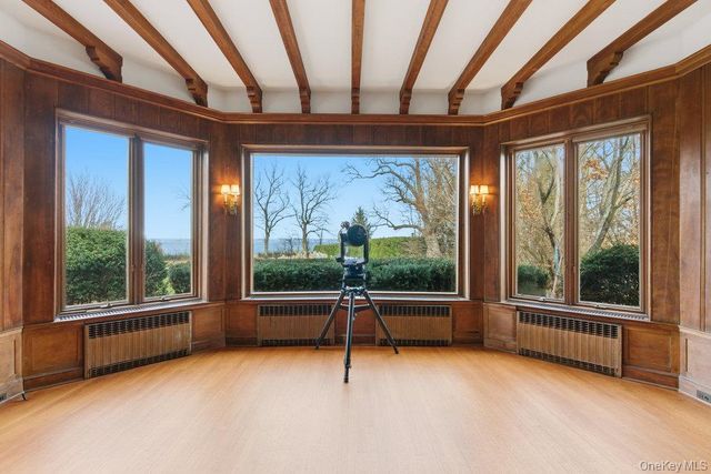 5 Cedar Lane, Glen Cove, NY 11542