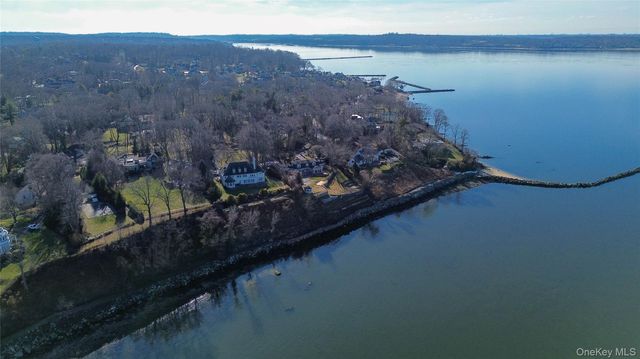 5 Cedar Lane, Glen Cove, NY 11542