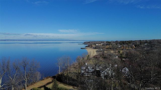 5 Cedar Lane, Glen Cove, NY 11542