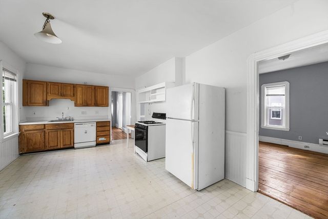 29 Victoria St, Somerville, MA 02144