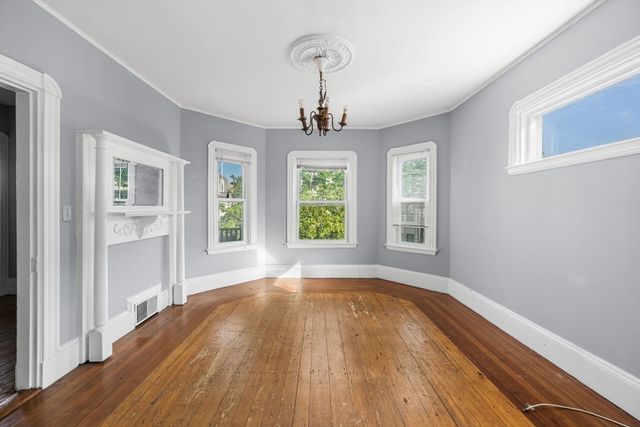 29 Victoria St, Somerville, MA 02144