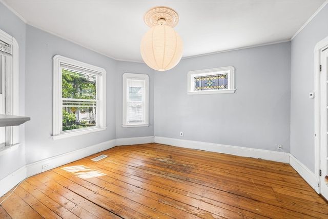 29 Victoria St, Somerville, MA 02144