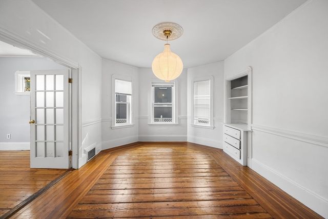 29 Victoria St, Somerville, MA 02144