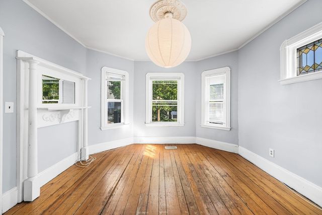 29 Victoria St, Somerville, MA 02144